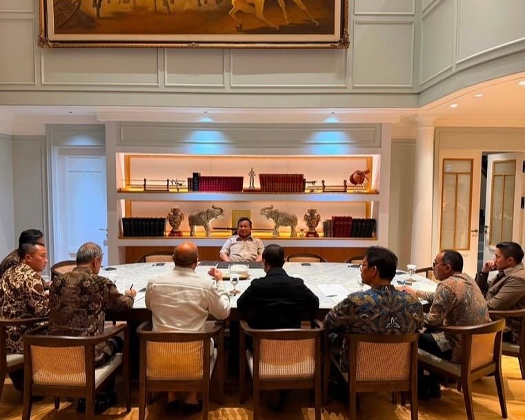 Prabowo Gelar Pertemuan Tertutup dengan Para Menteri di Kertanegara
