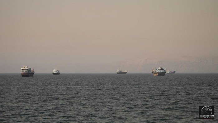 AS Serang Selat Hormuz Usai Iran Lancarkan Rudal ke Kapal Komersial