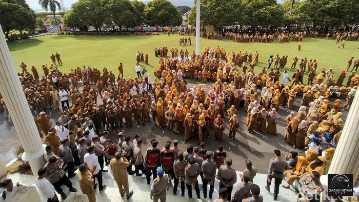 Ribuan PPPK Tidore Kepulauan Tolak Perumahan Massal, Wali Kota Putuskan Tak Rumahkan tapi Pangkas Tunjangan 30 Persen