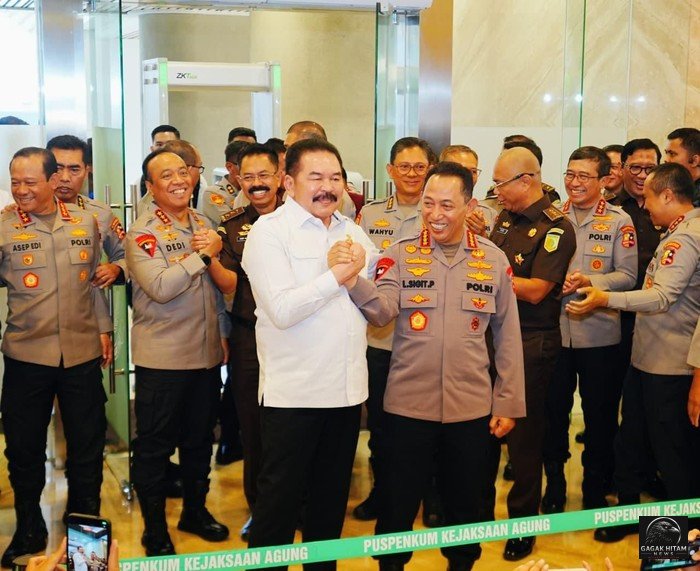Kapolri Listyo Sigit dan Jaksa Agung ST Burhanuddin Bertemu, Pastikan Polri-Kejagung Solid dan Harmonis