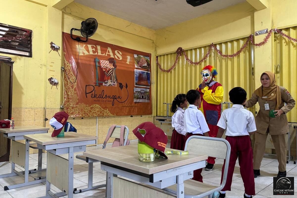 Meriahkan MPLS dengan Hanya 3 Murid Baru, SDN Purwoyoso 1 Semarang Hadirkan Badut dan Tema Sirkus