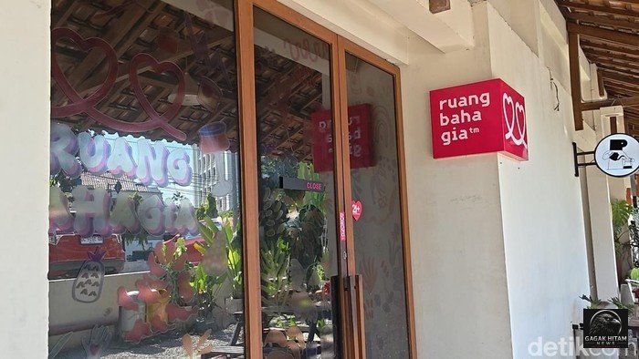 Satpol PP Gerebek Bar di Kompleks Lokananta Solo, Temukan Ratusan Cup Miras Diduga Dijual Tanpa Izin