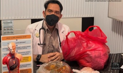 Dokter di Cianjur Terapkan Sistem "Ijab Kabul" untuk Biaya Berobat, Pasien Bisa Bayar dengan Hasil Panen hingga Botol Bekas