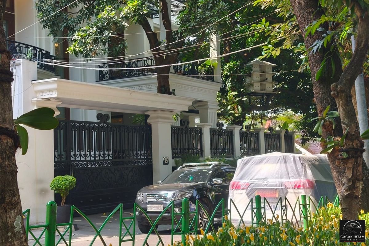 Kejagung Geledah Rumah Eks Jampidsus Febrie Adriansyah, Sita Dokumen Terkait Dugaan TPPU