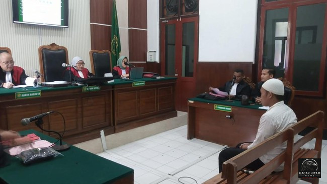 Pencuri Uang di Jok Motor Divonis Empat Bulan Penjara di PN Surabaya