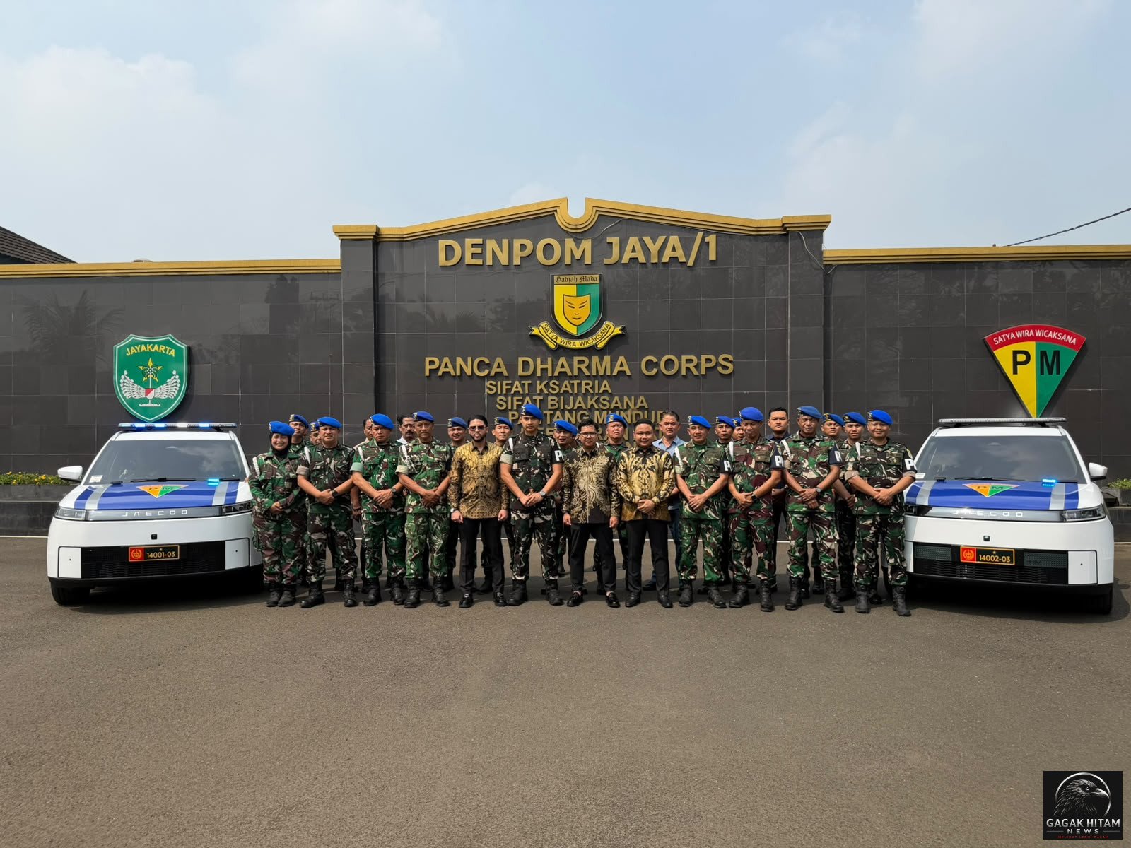 Cess Gold Foundation Memberikan 2 Mobil Listrik kepada Dandenpom Jaya I
