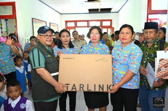 Pendidikan Berkualitas Tak Kenal Jarak: Laptop dan Starlink Tiba di Miangas