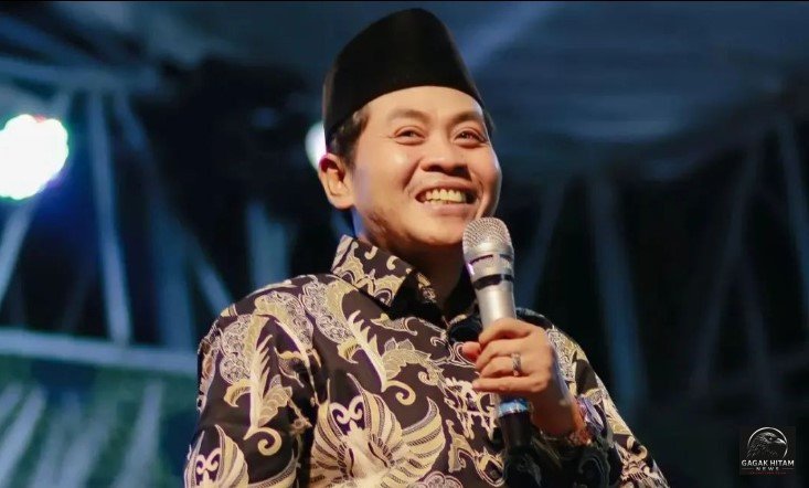 KH Ahmad Anwar Zahid Alami Kecelakaan, Mobil Alphard Ditabrak Truk Trailer di Bojonegoro