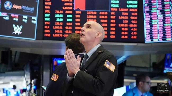Saham Wall Street Melemah, Harga Minyak Naik ke US$83 per Barel Imbas Kebuntuan Selat Hormuz