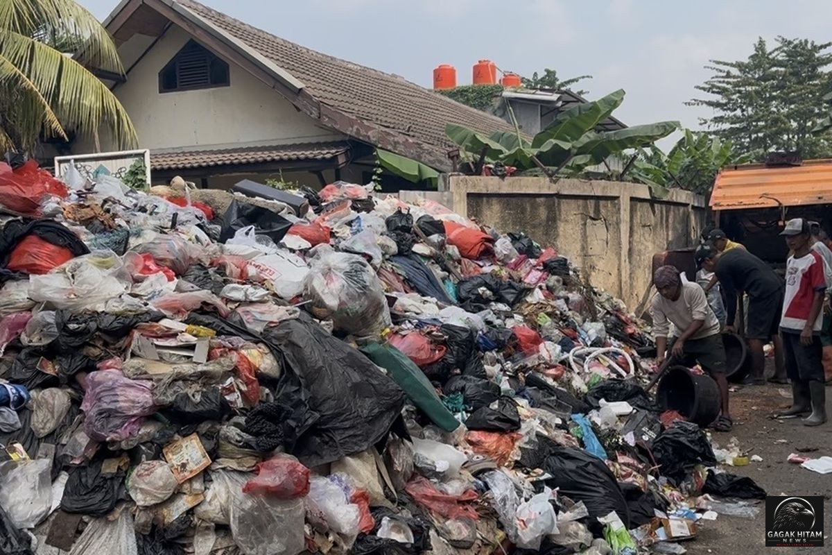 Gunungan Sampah 140 Ton Tutup Akses SDN di Cengkareng, Pemprov DKI Turun Tangan