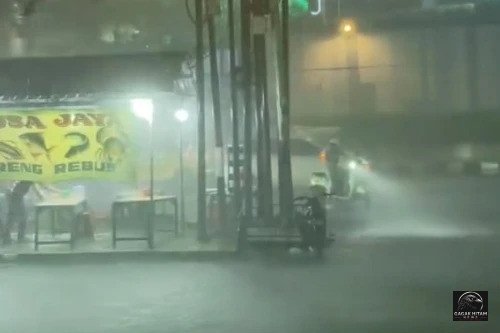 Hujan Deras dan Angin Kencang Terjang Medan, 11 Rumah Rusak dan 39 Warga Terdampak