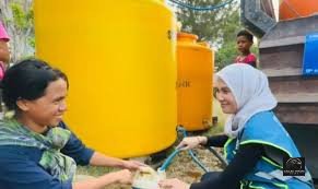 PNM Peduli Salurkan Dua Toren Air untuk Penuhi Kebutuhan Pengungsi Gempa NTT