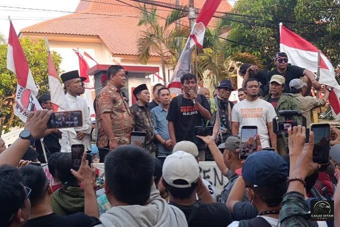 Warga Pati Desak Bank dan Polisi Jelaskan Pemblokiran Rekening Donasi Aksi 27 Agustus