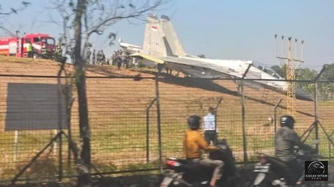 Jet Tempur Sukhoi Tergelincir di Lanud Hasanuddin, Pesawat Berhenti 20 Meter dari Jalan Utama