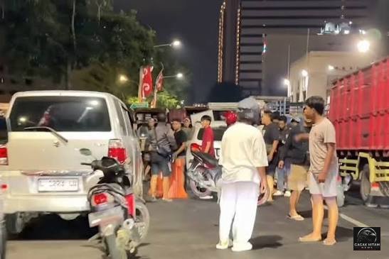 Outlander Tabrak Taksi Listrik hingga Warga di Surabaya, Satu Orang Tewas