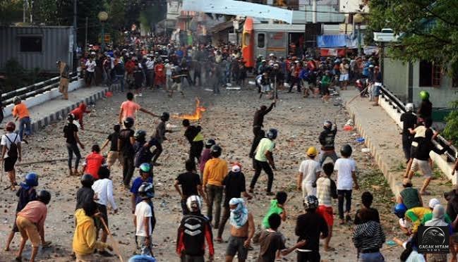 Tawuran di Dekat Rel Manggarai-Pasar Minggu, Perjalanan KRL Lintas Bogor Terganggu