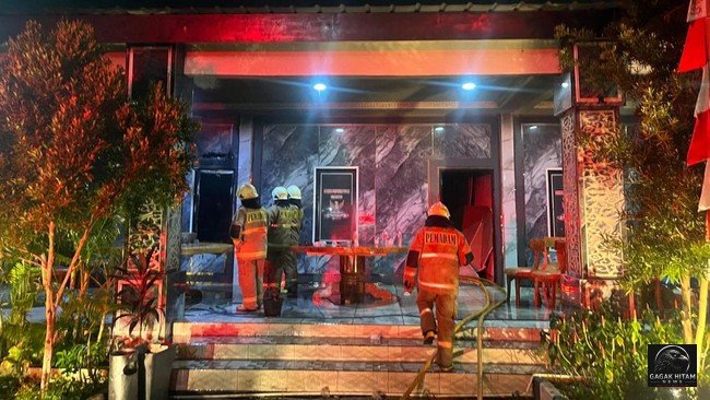 Posko DPP GRIB Jaya di Jakarta Barat Terbakar Dini Hari, 8 Armada dan 40 Personel Dikerahkan