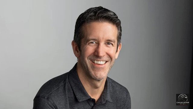John Ternus Resmi Jadi CEO Apple, Gantikan Tim Cook Setelah 15 Tahun Memimpin